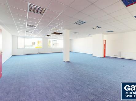 Pronájem kanceláře, 400 m²