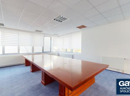 Pronájem kanceláře, 400 m²