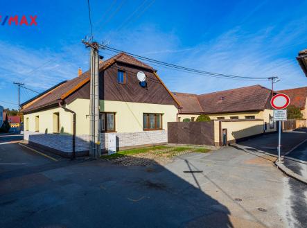 Prodej - nájemní dům, 336 m²