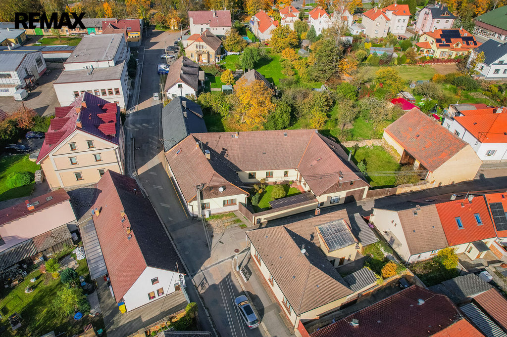 RD se 3 bytovými jednotkami a zázemím pro podnikání