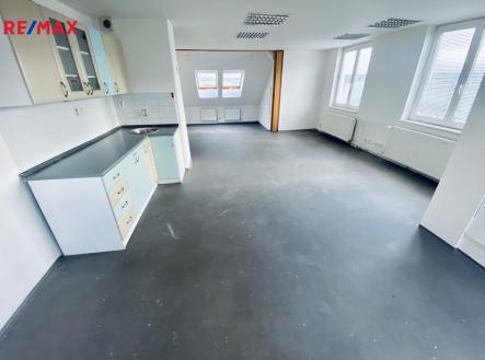 Pronájem kanceláře, 54 m²