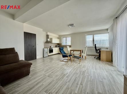 Pronájem bytu, 2+kk, 66 m²