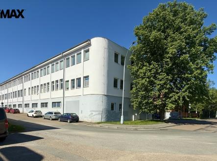 Pronájem skladu, 600 m²