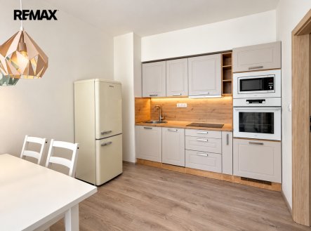 Pronájem bytu, 2+kk, 61 m²