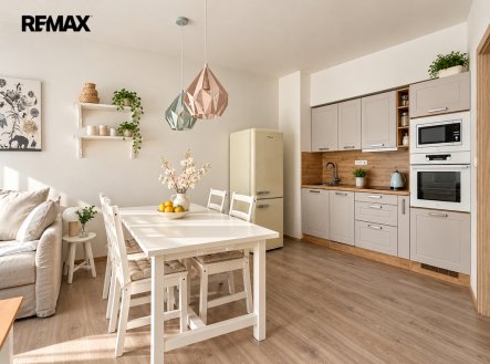 Pronájem bytu, 2+kk, 61 m²