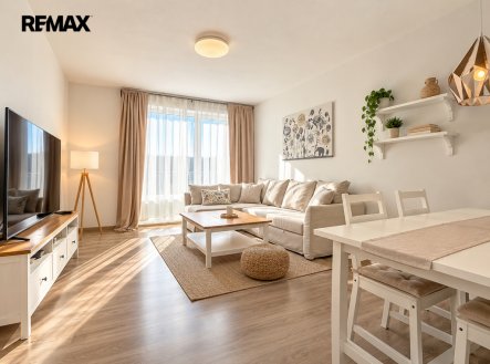 Pronájem bytu, 2+kk, 61 m²