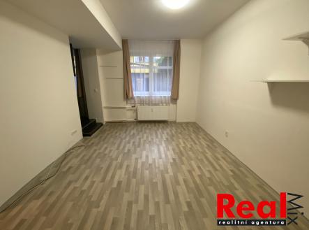 Pronájem bytu, 1+kk, 33 m²