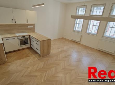 Pronájem bytu, 3+kk, 98 m²