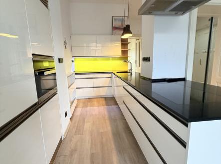 Pronájem bytu, 3+kk, 93 m²