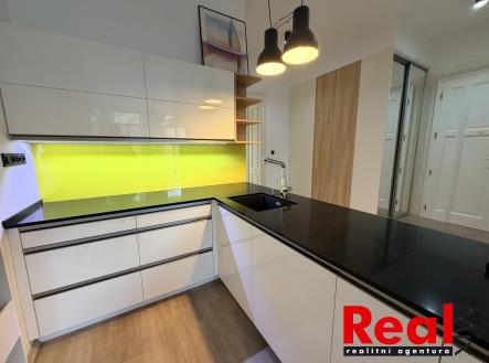 Pronájem bytu, 3+kk, 93 m²