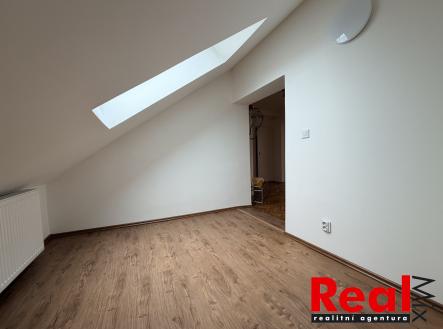 Pronájem bytu, 3+kk, 65 m²