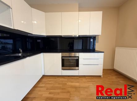 Pronájem bytu, 1+kk, 42 m²