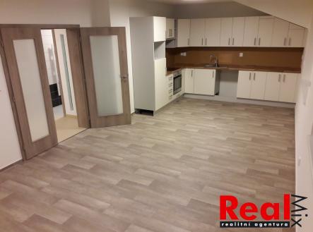 Pronájem bytu, 2+kk, 76 m²