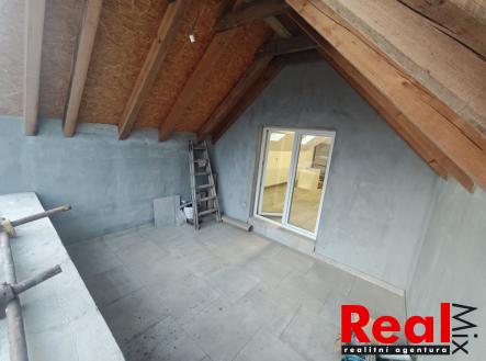 Pronájem bytu, 4+kk, 97 m²