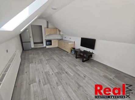 Pronájem bytu, 4+kk, 97 m²