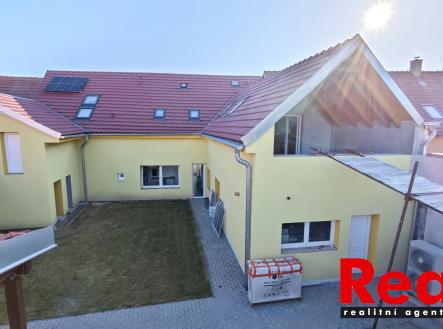 Pronájem bytu, 4+kk, 97 m²