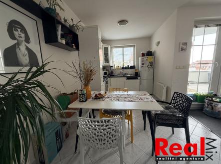 Prodej bytu, 2+kk, 94 m²