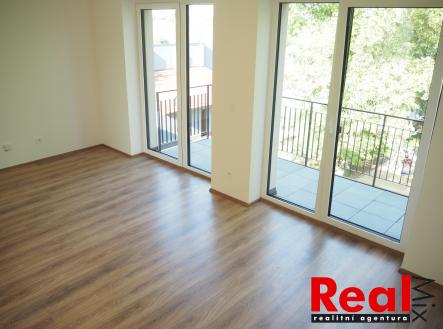 Pronájem bytu, 1+kk, 34 m²