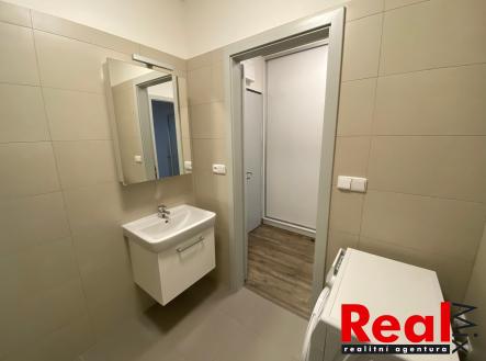 Pronájem bytu, 1+kk, 33 m²