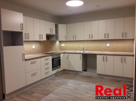 Pronájem bytu, 3+kk, 95 m²