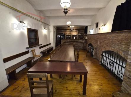 Pronájem jiné komerční nemovitosti, 295 m²