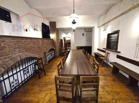 Pronájem jiné komerční nemovitosti, 295 m²