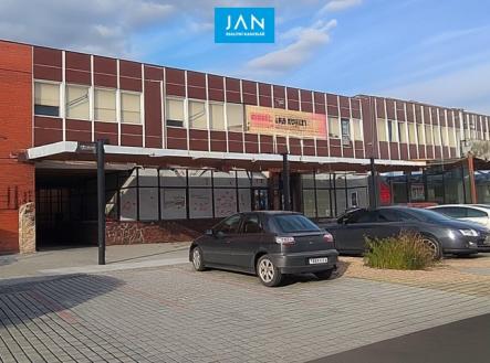 Prodej obchodní prostor, 1 200 m²