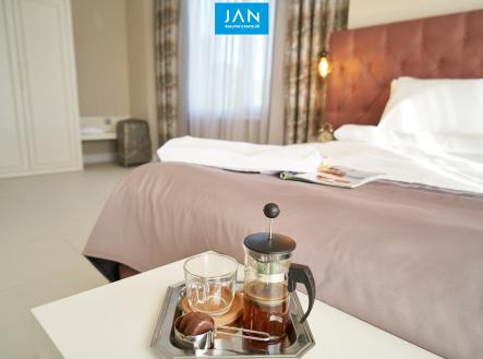Prodej hotel, 1 200 m²