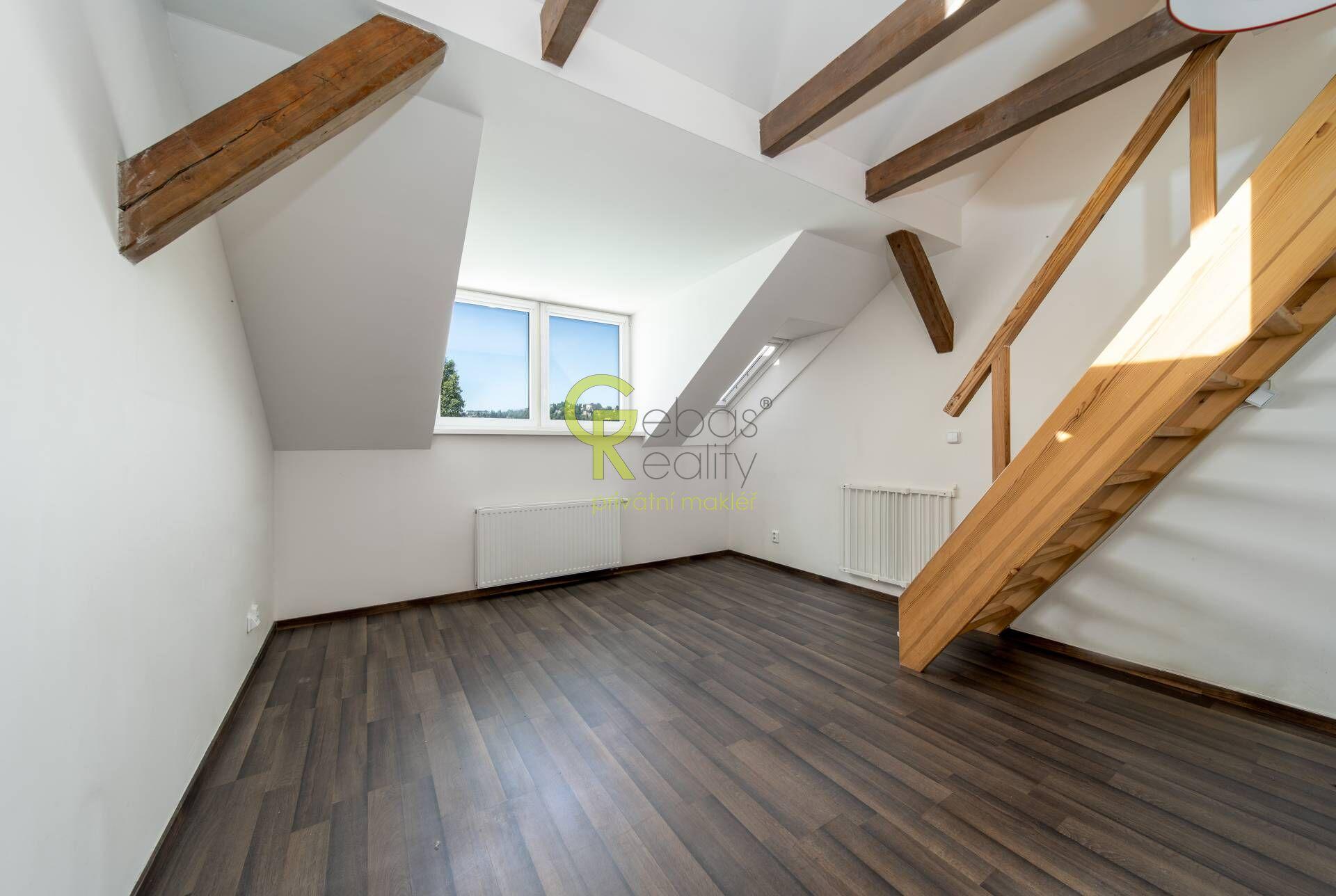 světlé 2+kk s galerií - ul.Branická, Praha 4 - Braník