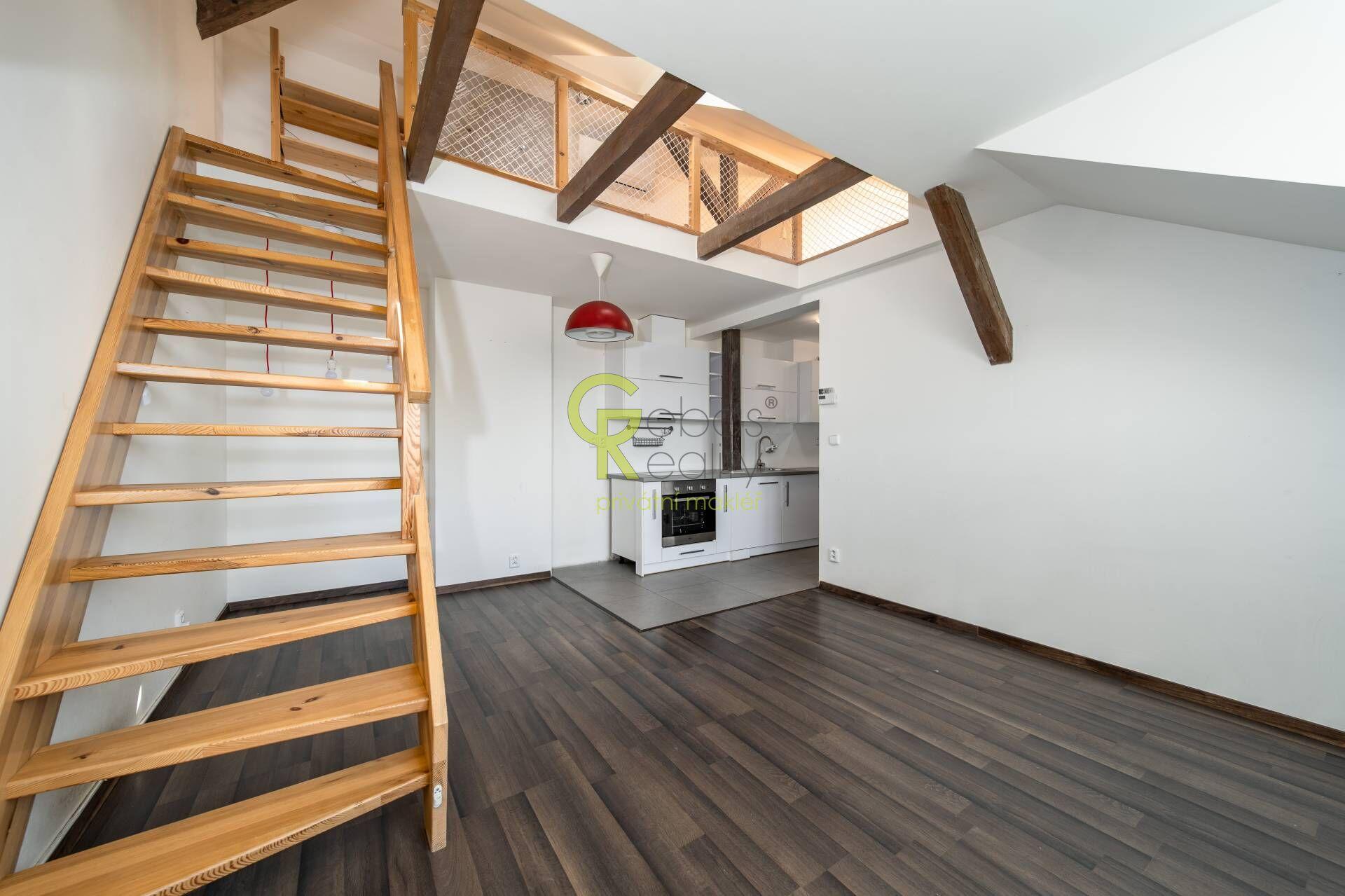světlé 2+kk s galerií - ul.Branická, Praha 4 - Braník