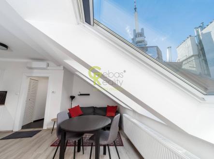 Pronájem bytu, 1+kk, 39 m² obrázek