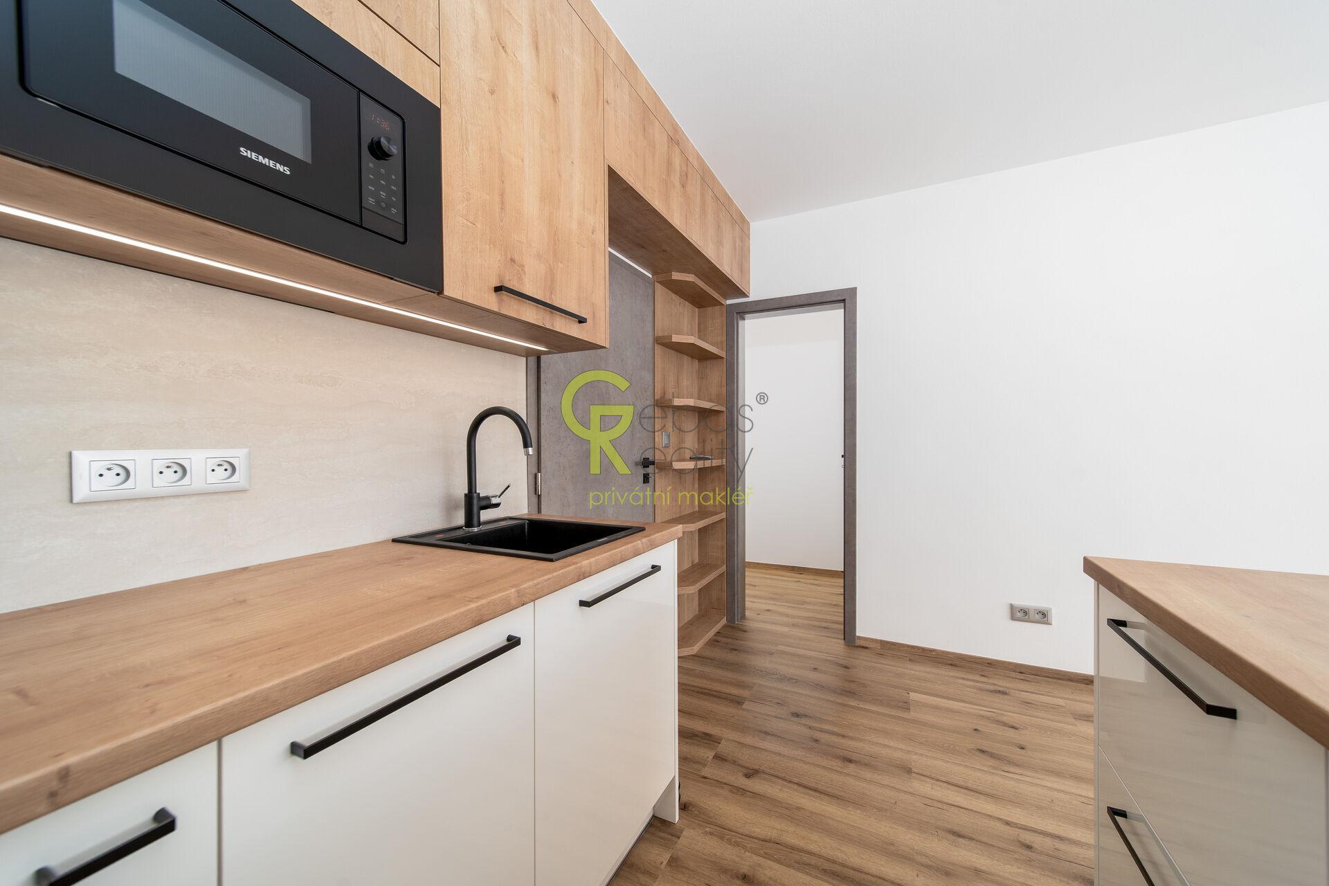 Nové 1+kk po kompletní rekonstrukci - Pod Lysinami, Praha 4 - Hodkovičky