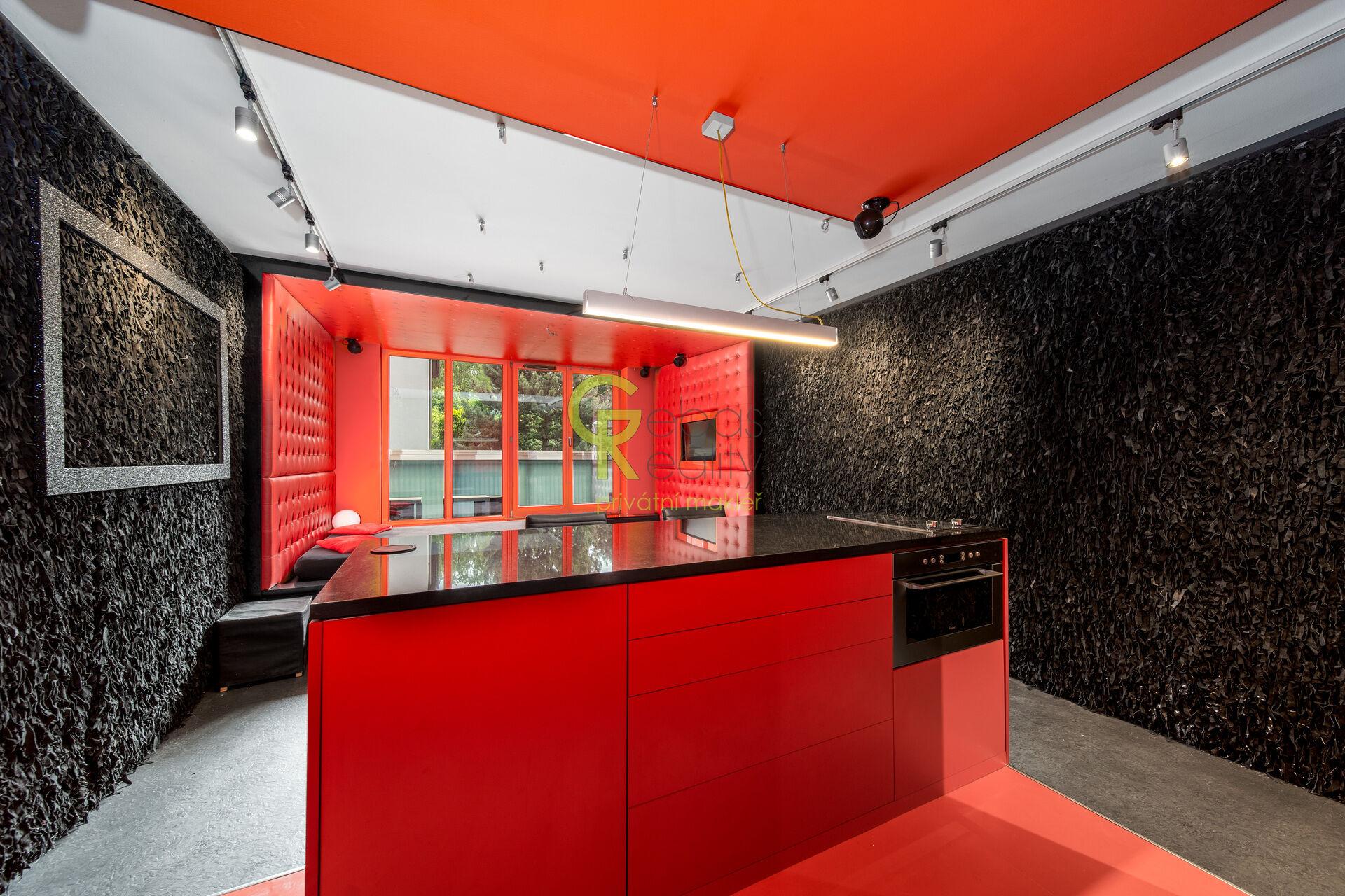 Netradiční byt s nádechem extravagance k prodeji – ul. Podle Náhonu, Praha 4