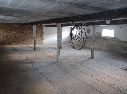Pronájem skladovací prostor, 130 m²