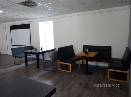 Pronájem obchodní prostory, 253 m²
