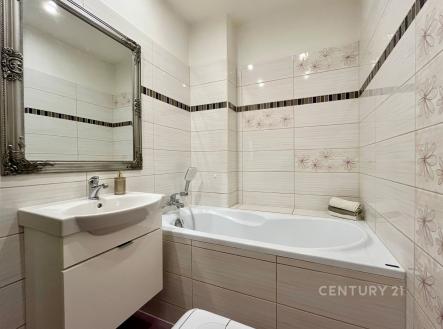 Pronájem bytu, 3+kk, 79 m²