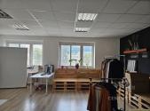 Pronájem kanceláře, 240 m²