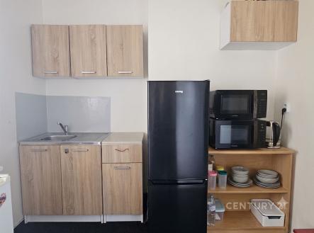 Pronájem kanceláře, 240 m²