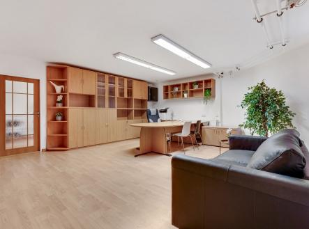 Prodej kanceláře, 64 m²