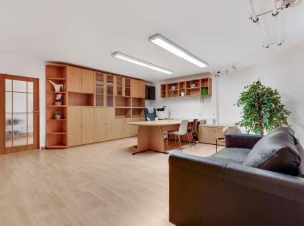 Prodej kanceláře, 64 m²