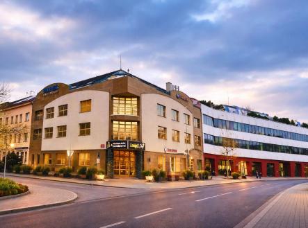 Pronájem kanceláře, 65 m²