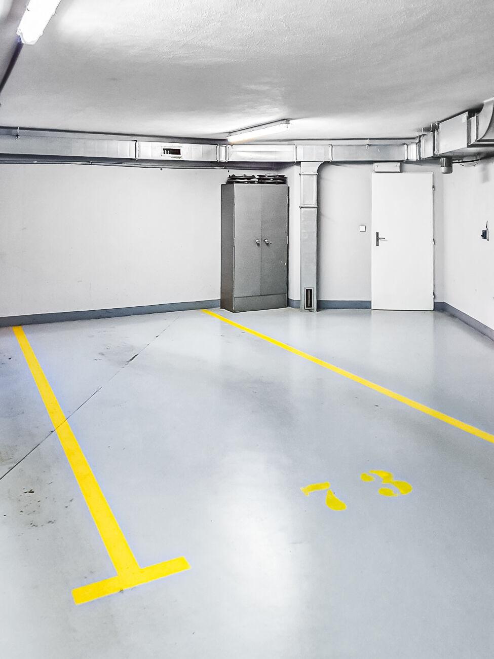 Pronájem garážového stání, včetně sklepa, Praha 4 Kunratice