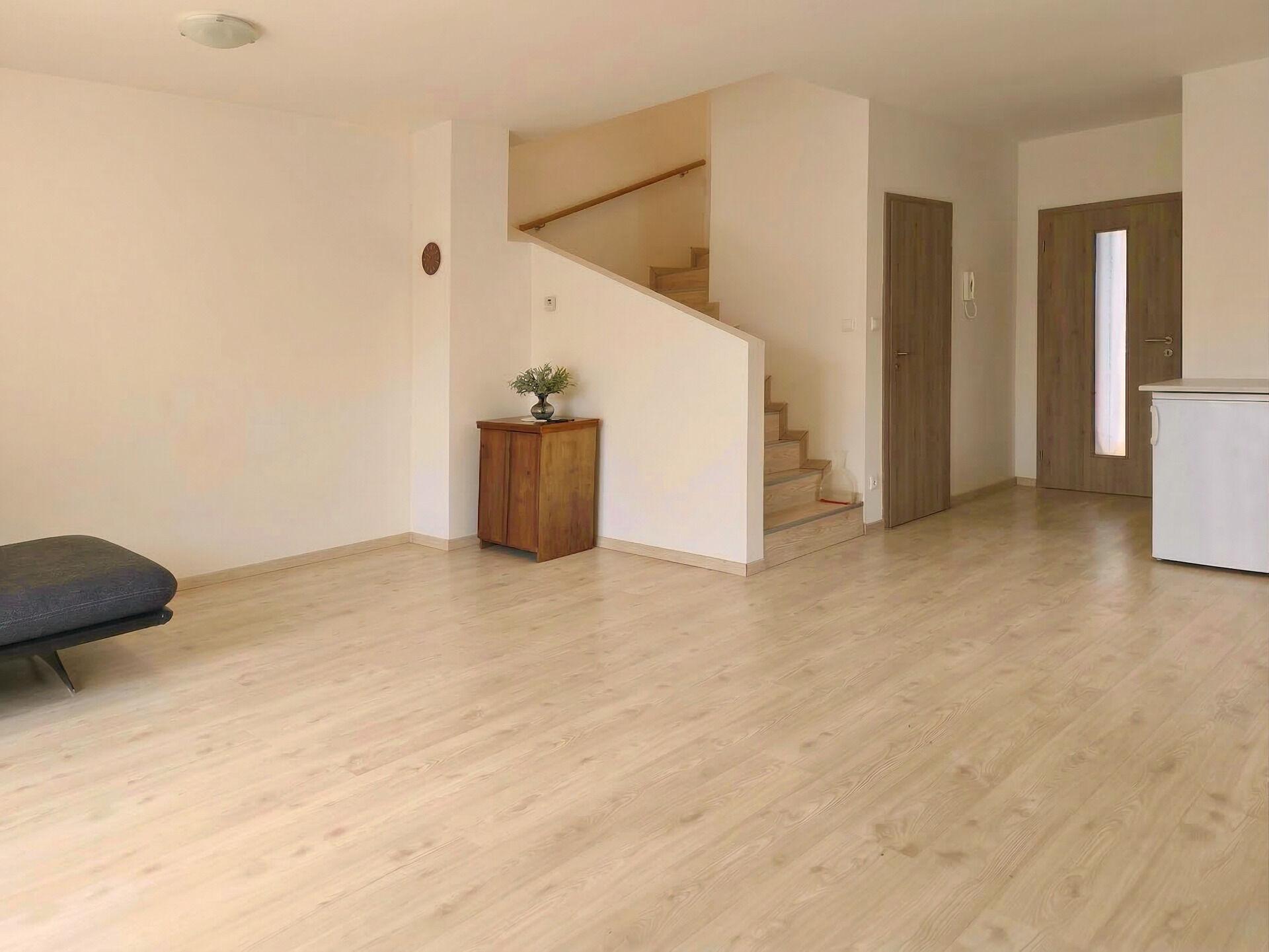 Řadový rodinný dům (2016) 105 m2, pozemek 281 m2