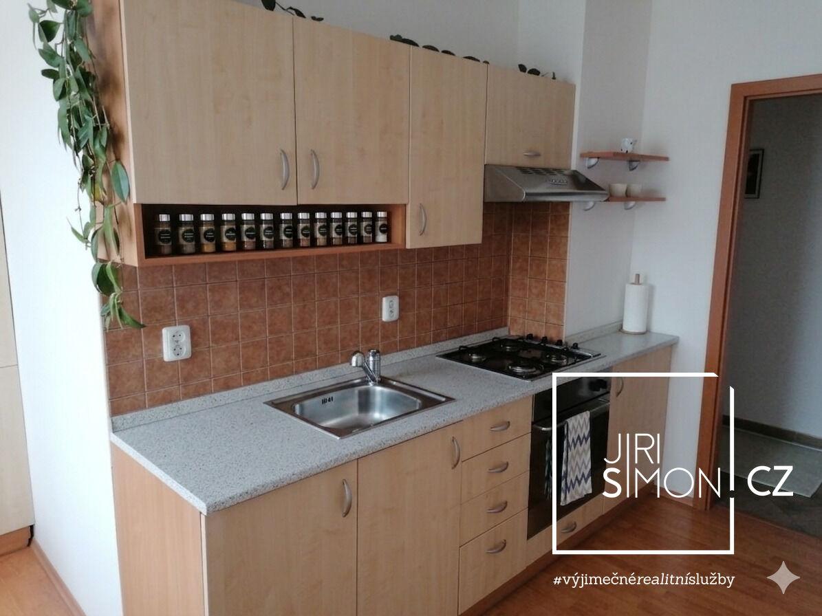 Dlouhodobý pronájem bytu 2+1 58m2 s lodžií