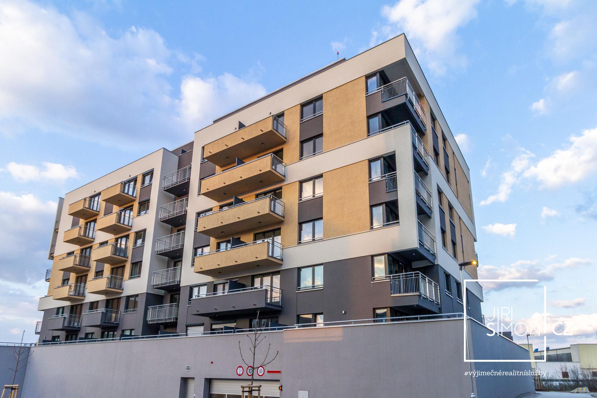 Pronájem moderního bytu 2+kk s balkónem a garáží Praha - Zličín