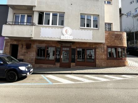 Prodej obchodní prostor, 87 m²