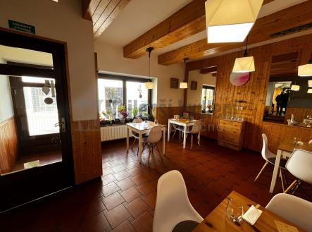 Prodej obchodní prostor, 87 m²