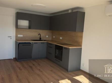 Pronájem bytu, 3+kk, 90 m²