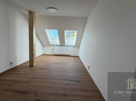 Pronájem bytu, 3+kk, 90 m²