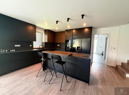 Pronájem domu/vily, 161 m²
